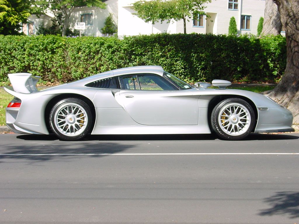 1998 Porsche 911 GT1 Strassenversion Picture